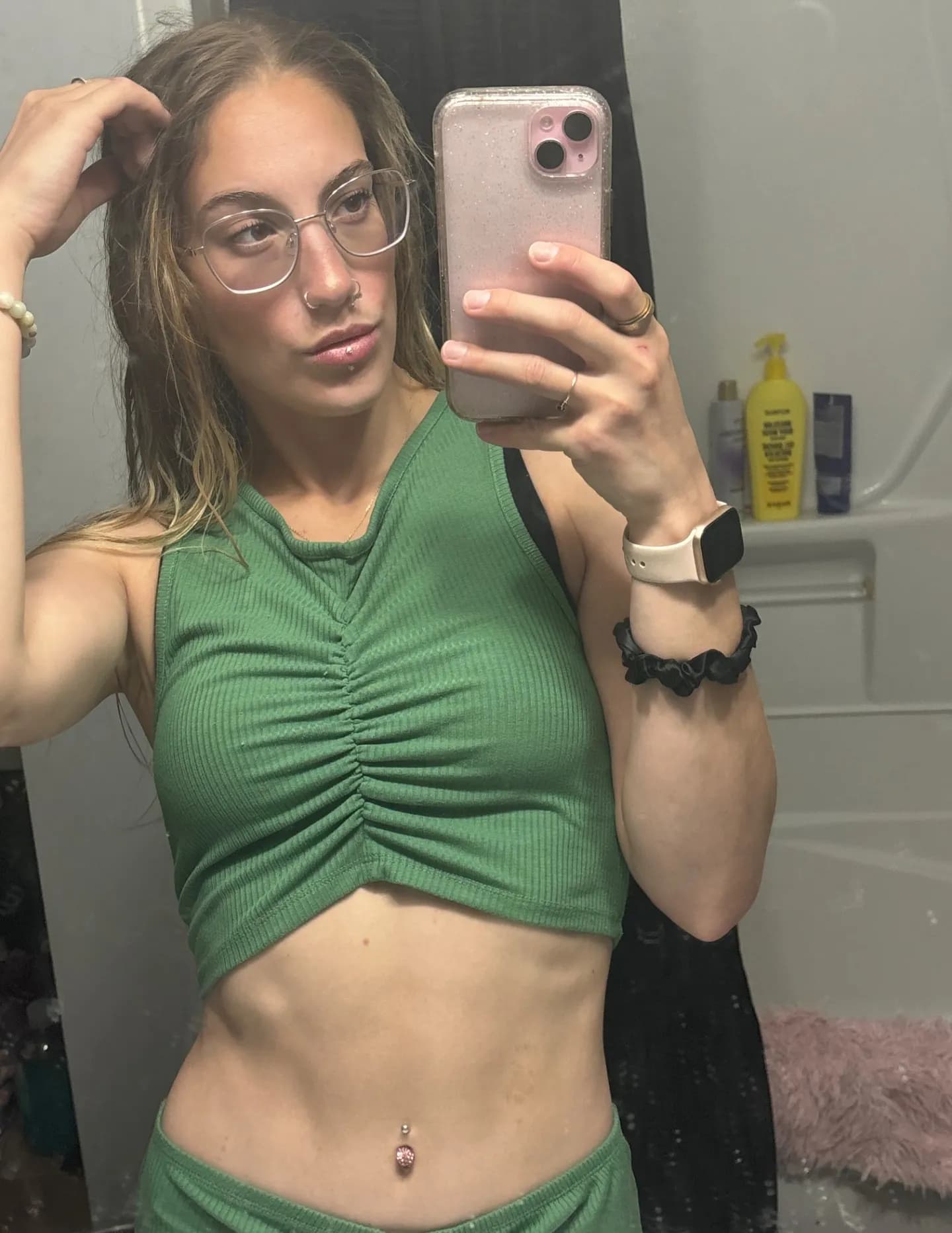 Sarah Dumont image