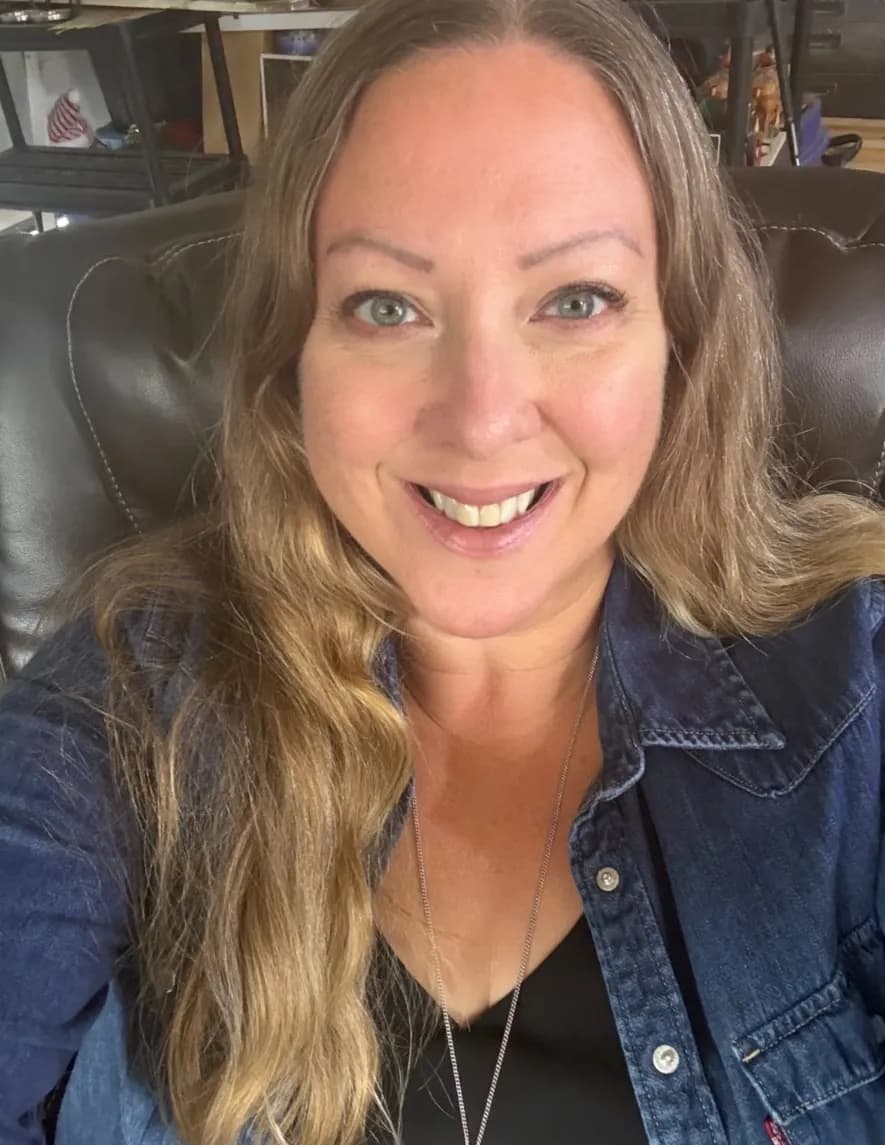 Jen Schad image