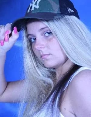 Shannon Nicole image