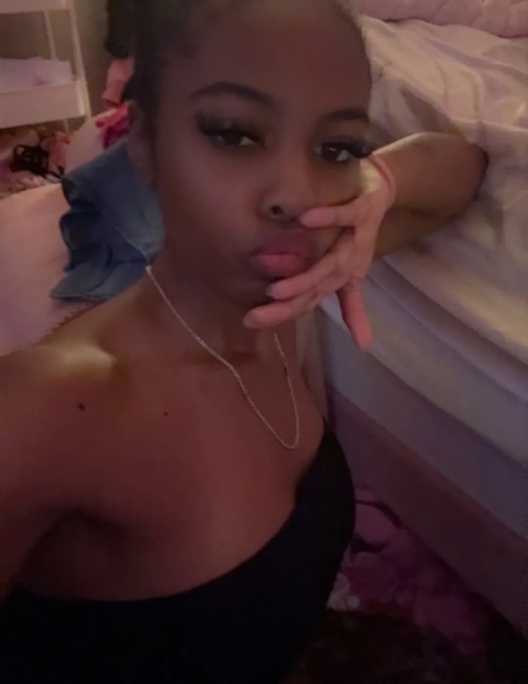 Destinee image