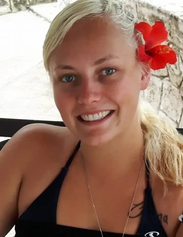 Shelby Leah image