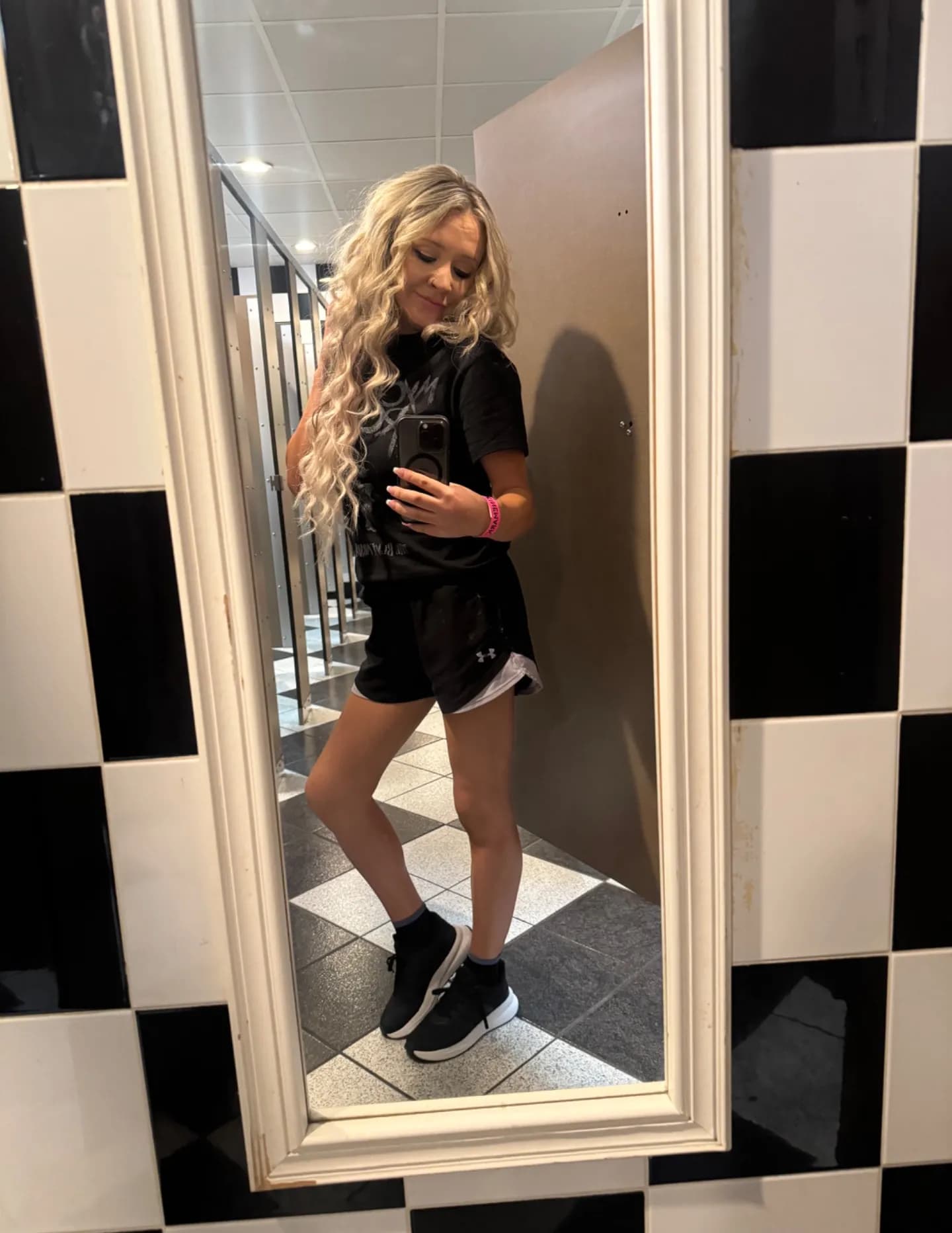 competitor QqGWW