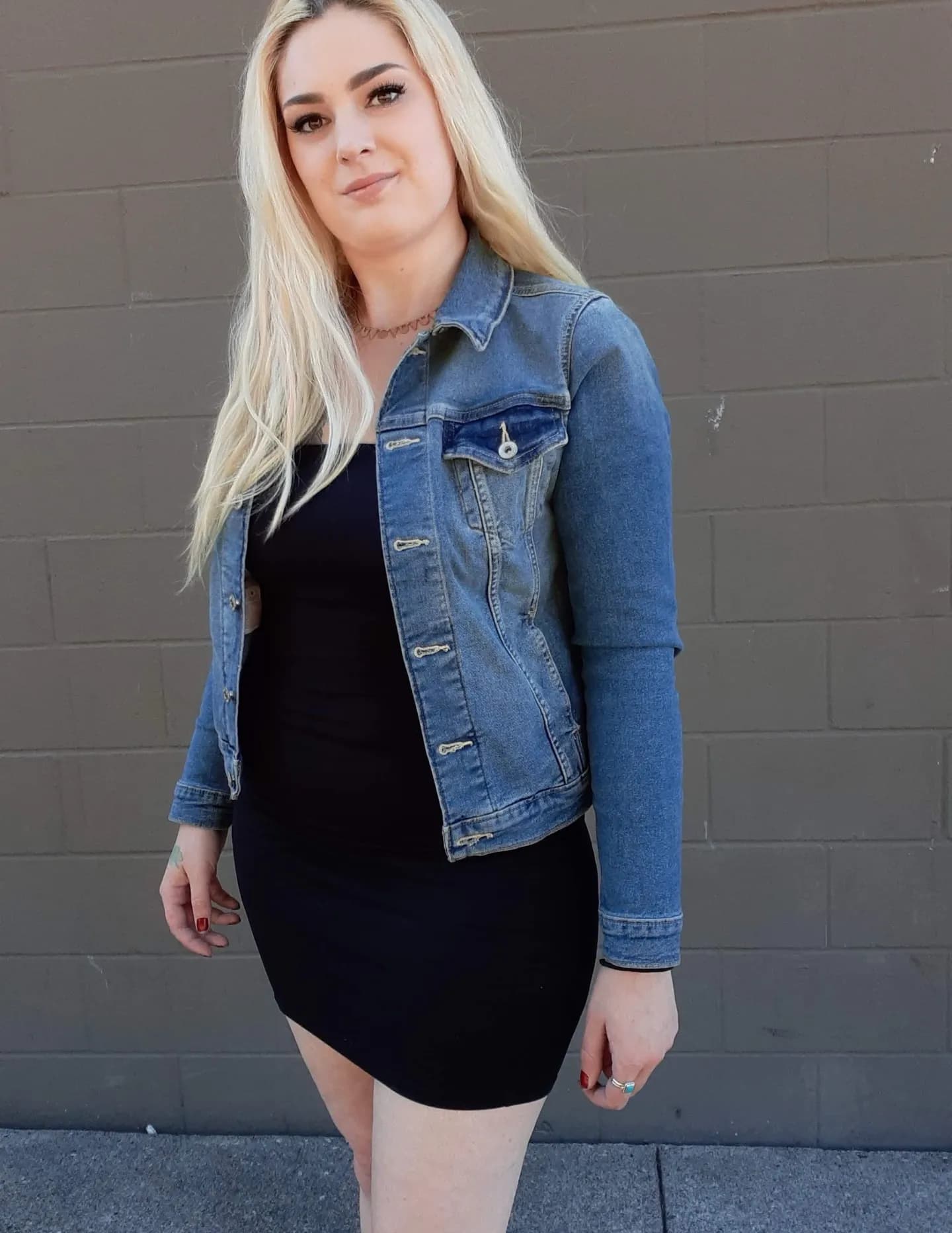 Sabrina Bender image