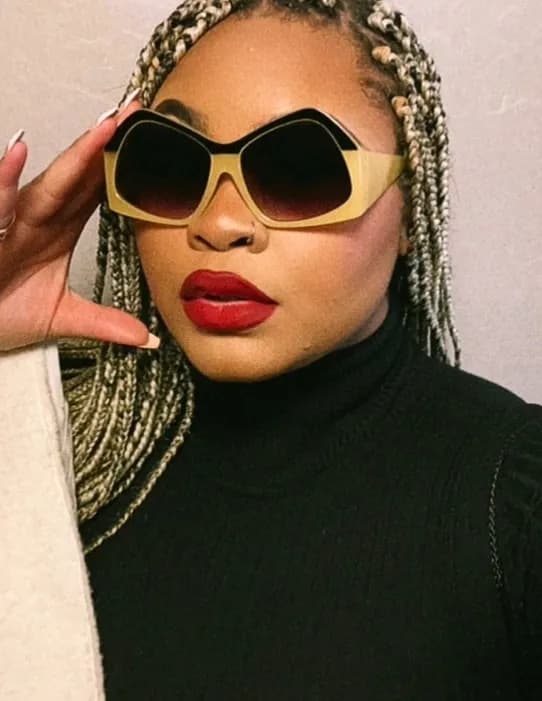 LarissaMonet image