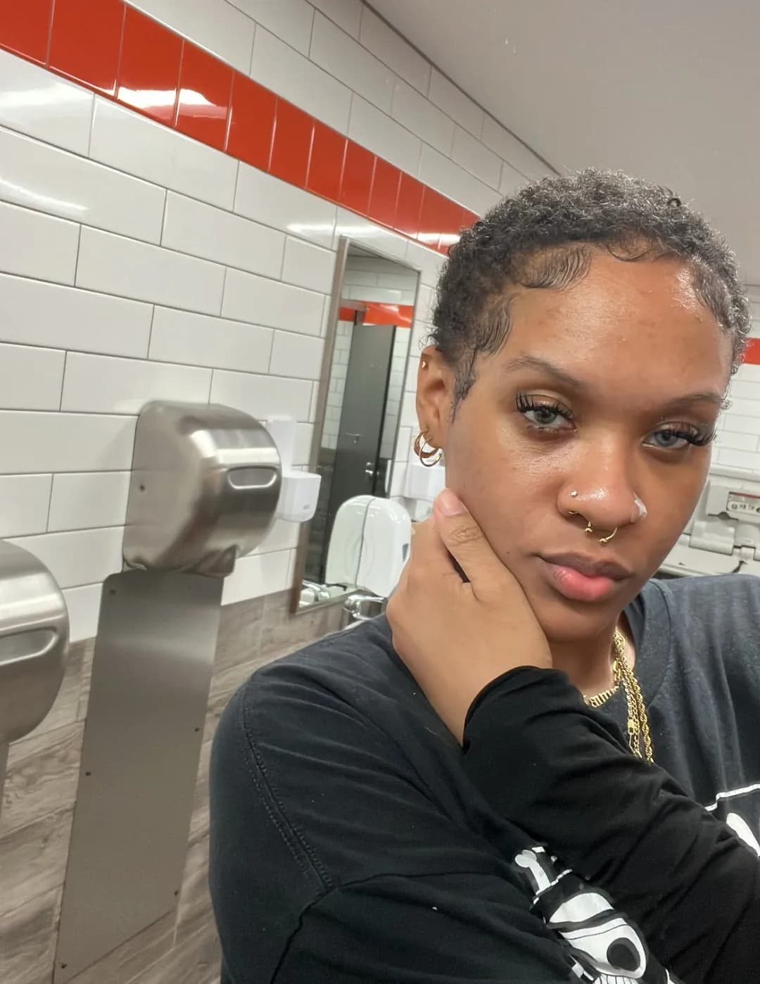 Mo Alexis image