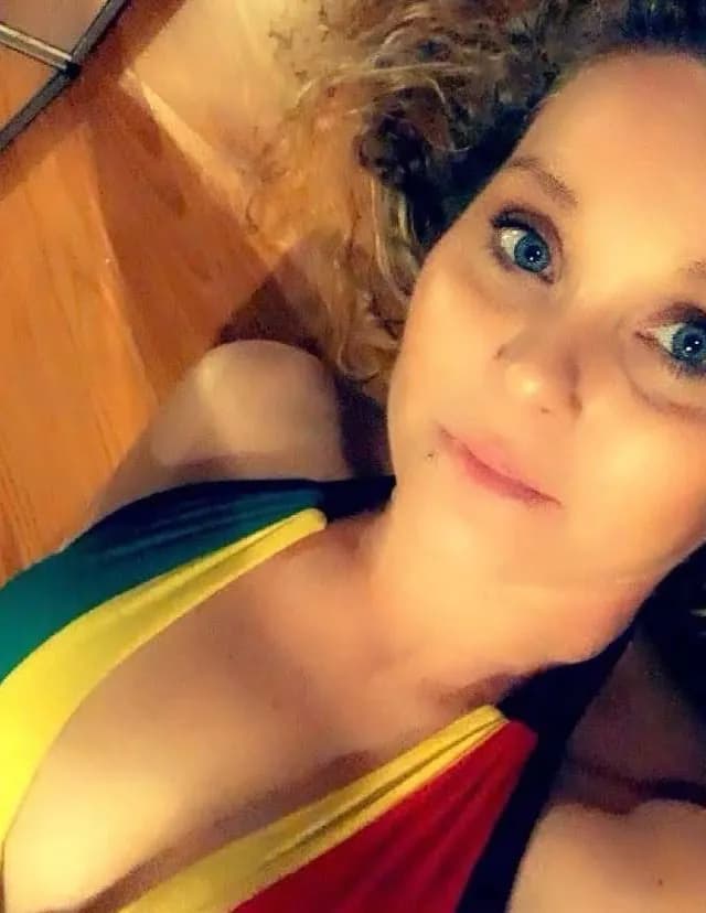 Ashley Suzanne image