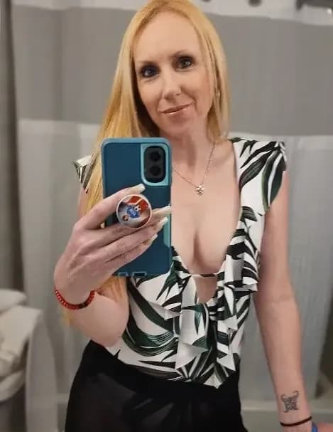 Julie image