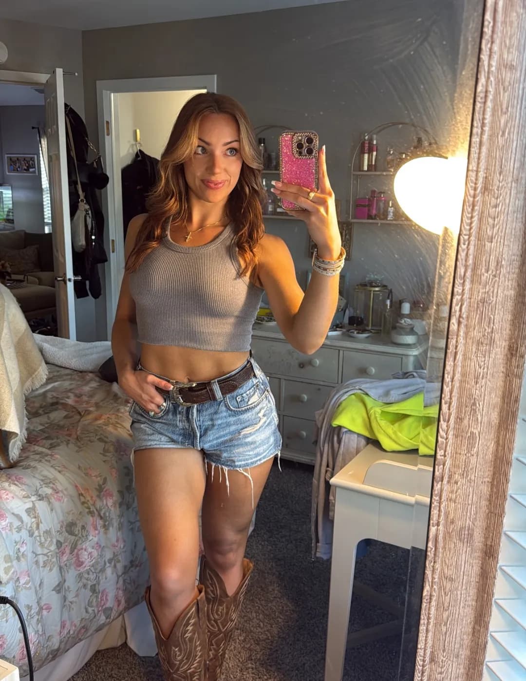 Olivia Ryan image