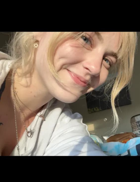 Elliejess image