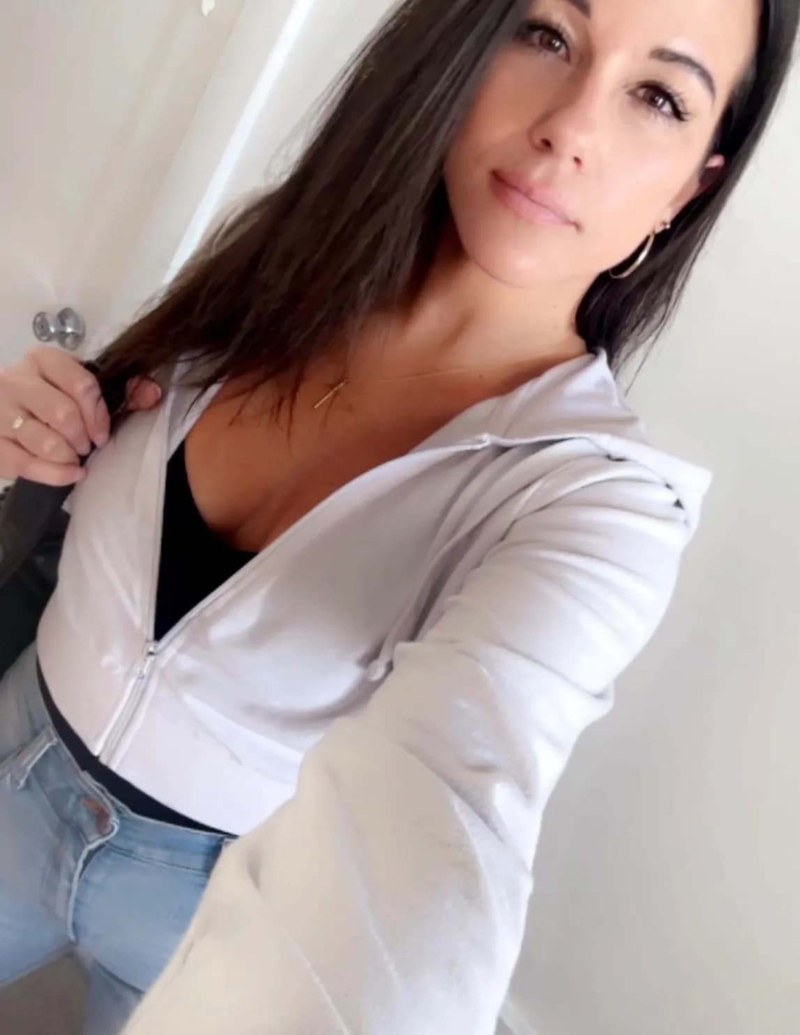 Victoria Lin image