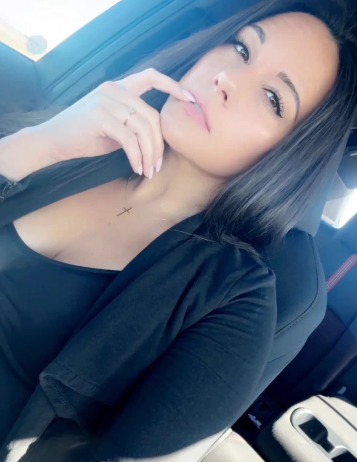 Victoria Lin image