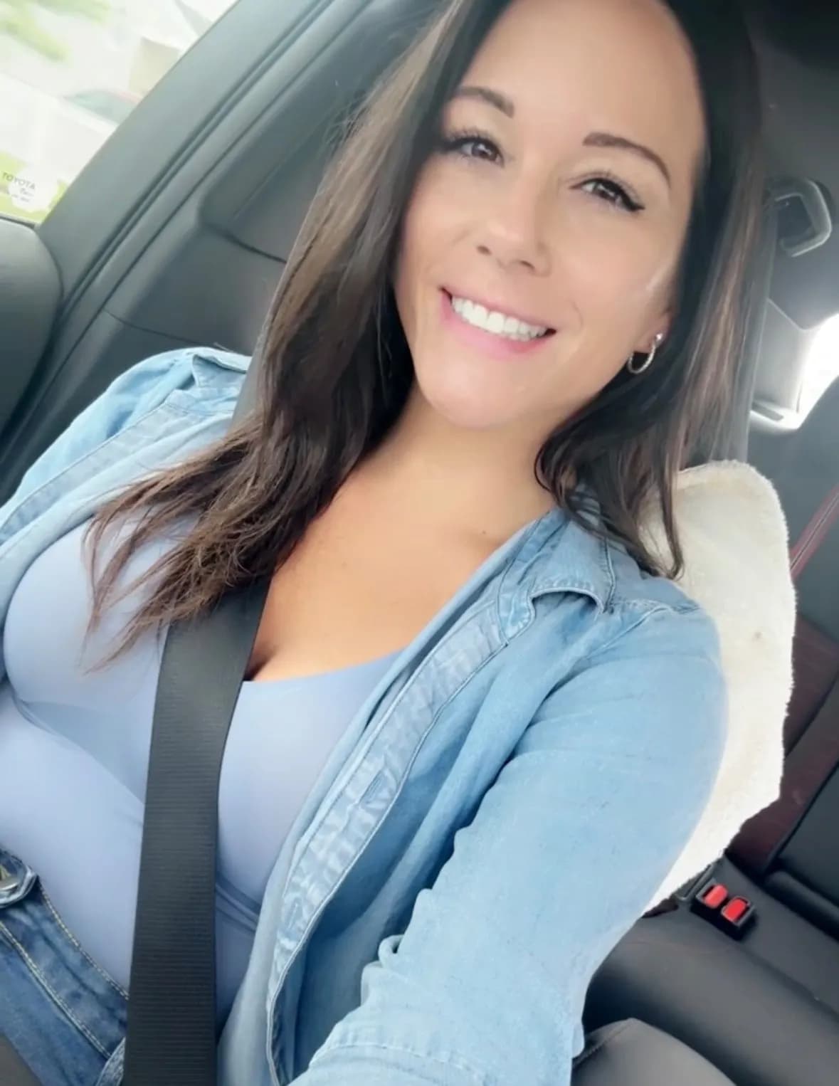Victoria Lin image