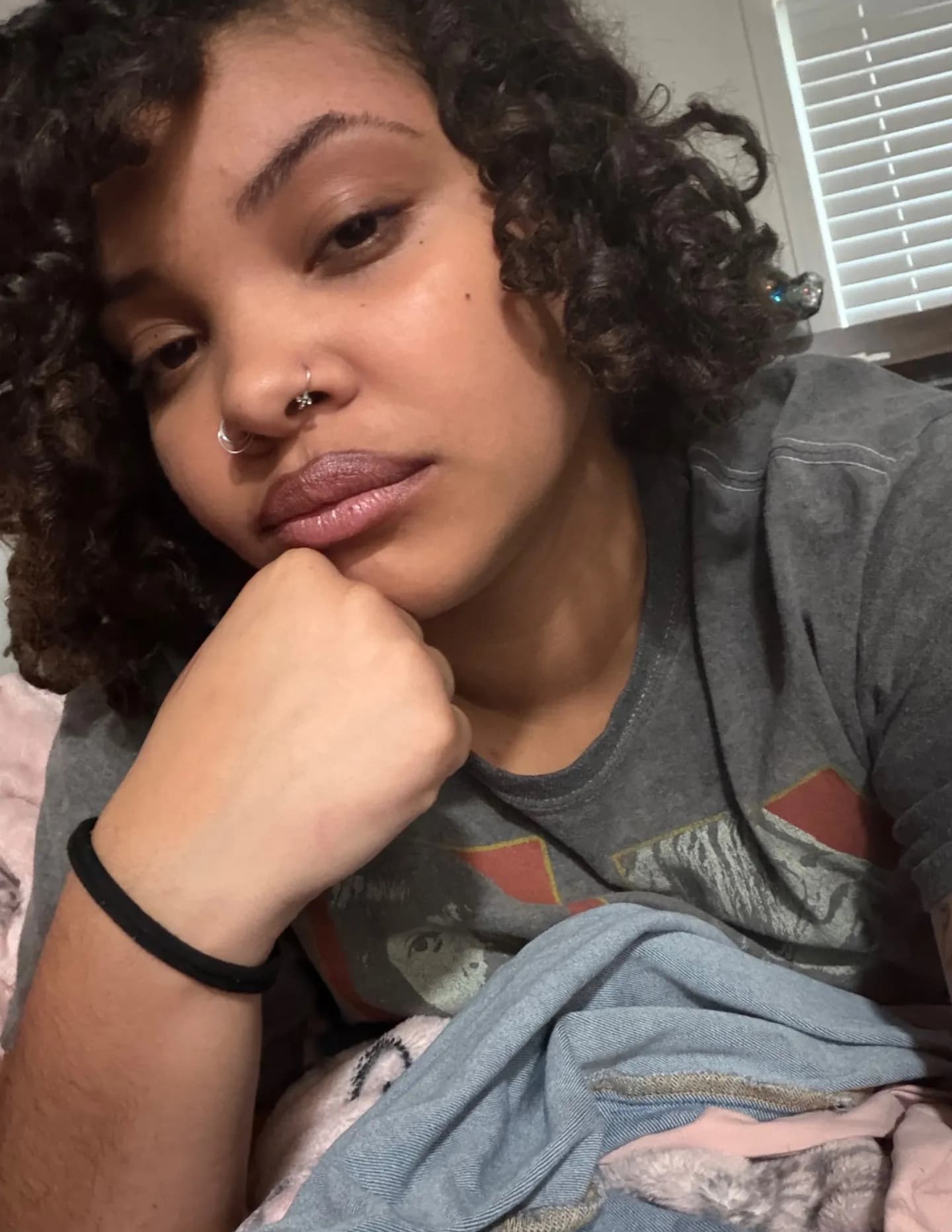 Olivia Jones image
