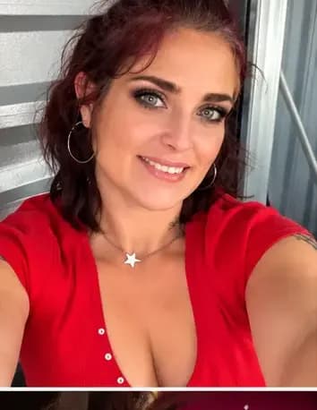 Krystal Thacker image