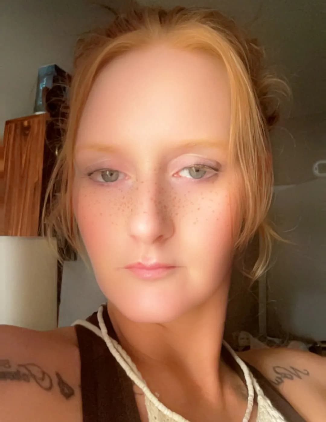 Kayla Jamess Shirley image