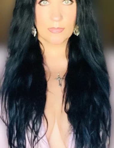 Kristi Kelli image