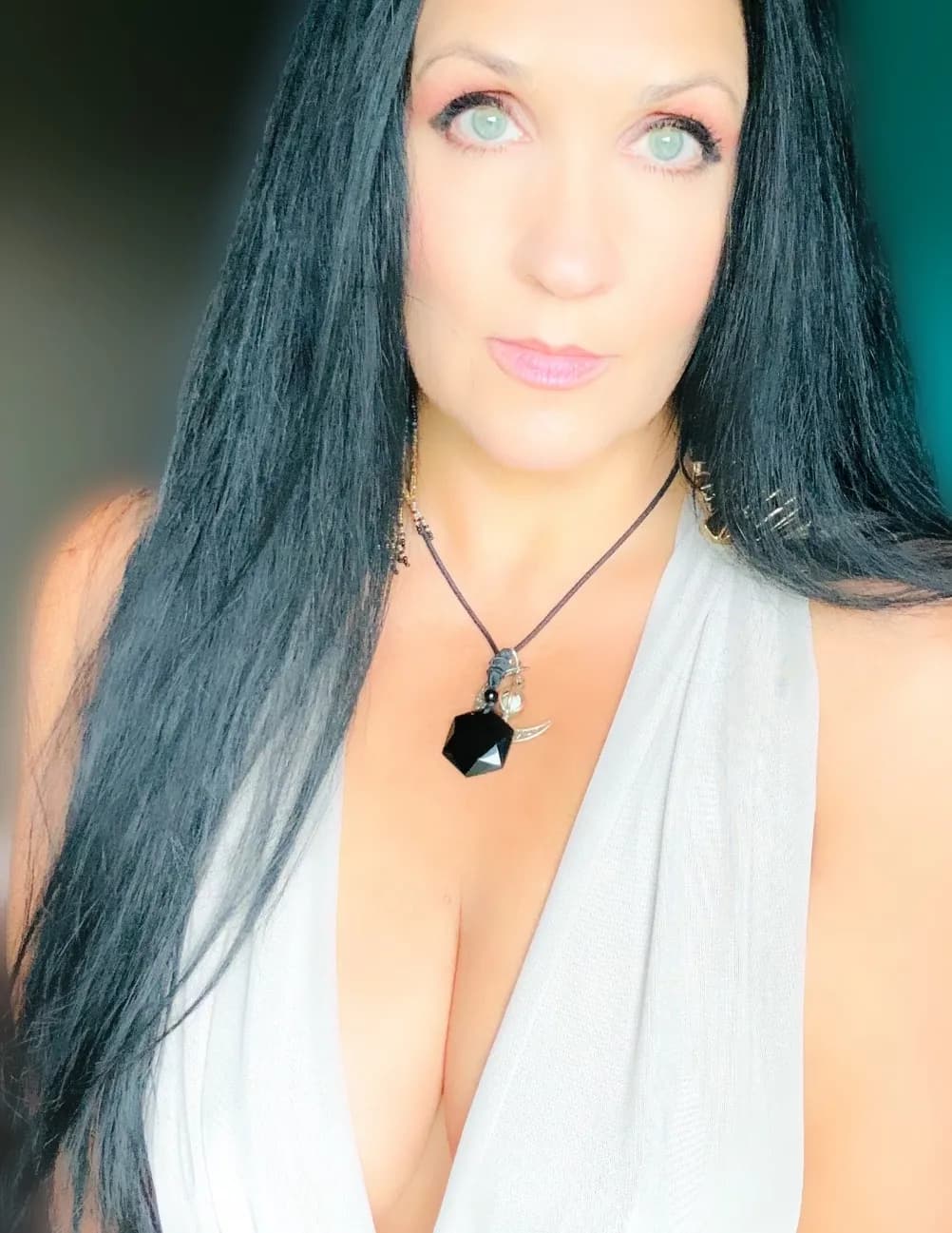 Kristi Kelli image