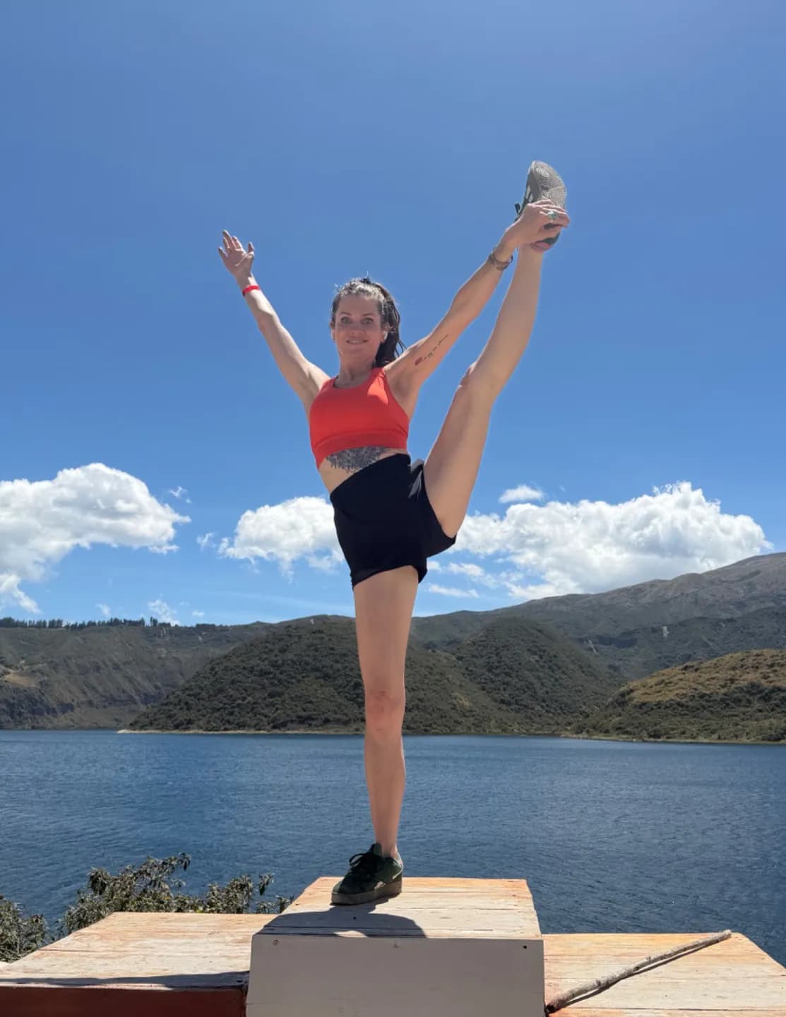 competitor jywQe