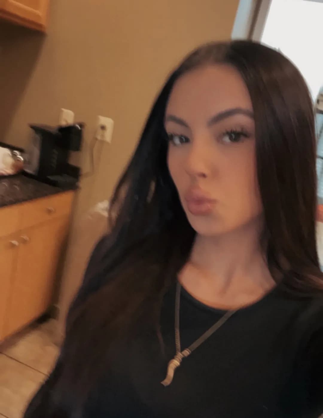 Mia image