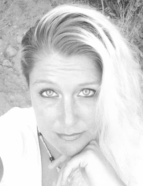 Katie Simpson image