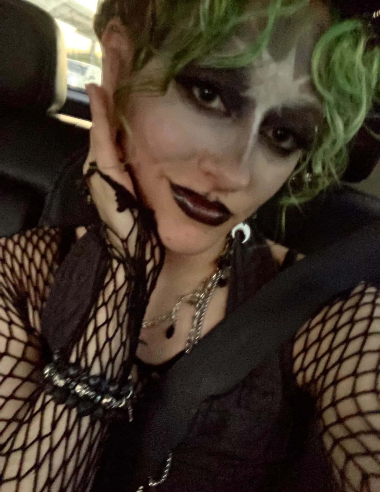 Izabell Chilton image