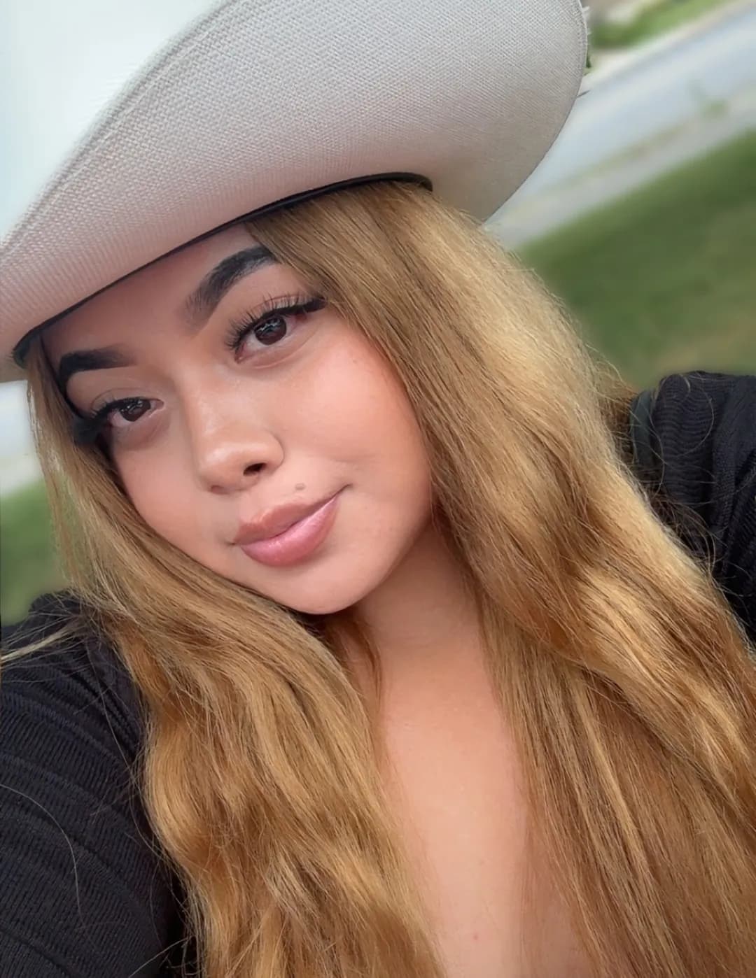 Samantha Garcia  image