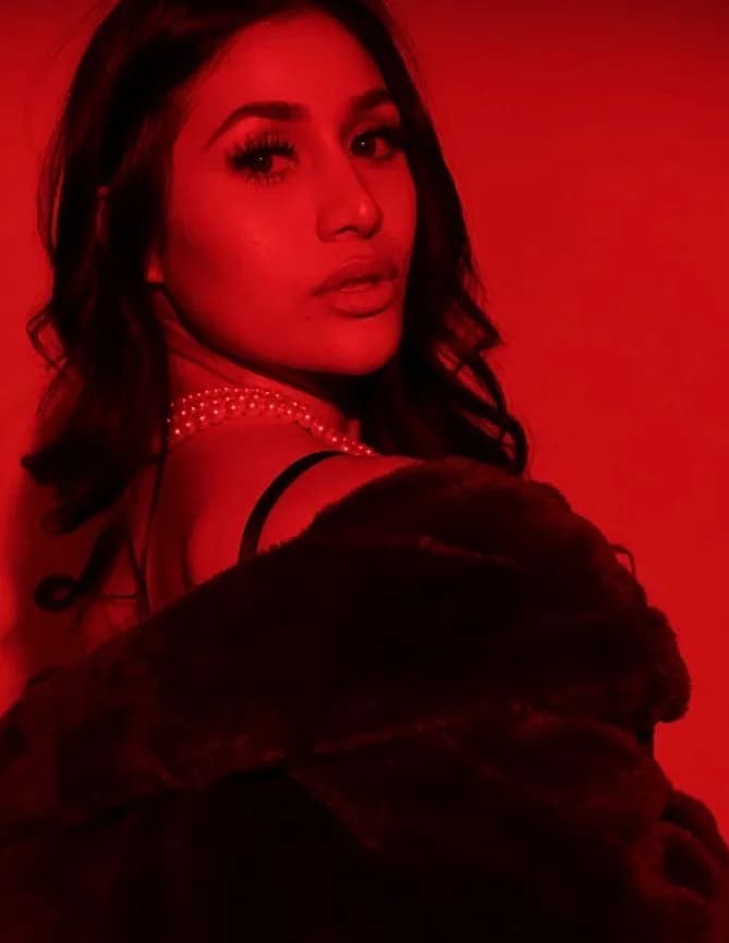 Leslie Gonzalez image