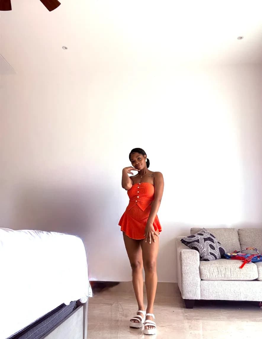 Leah R image