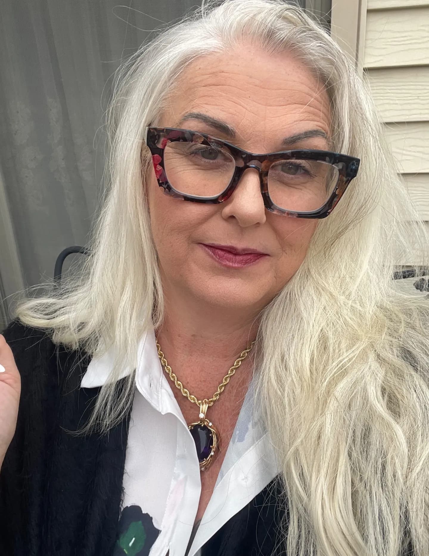 Angela Rose image