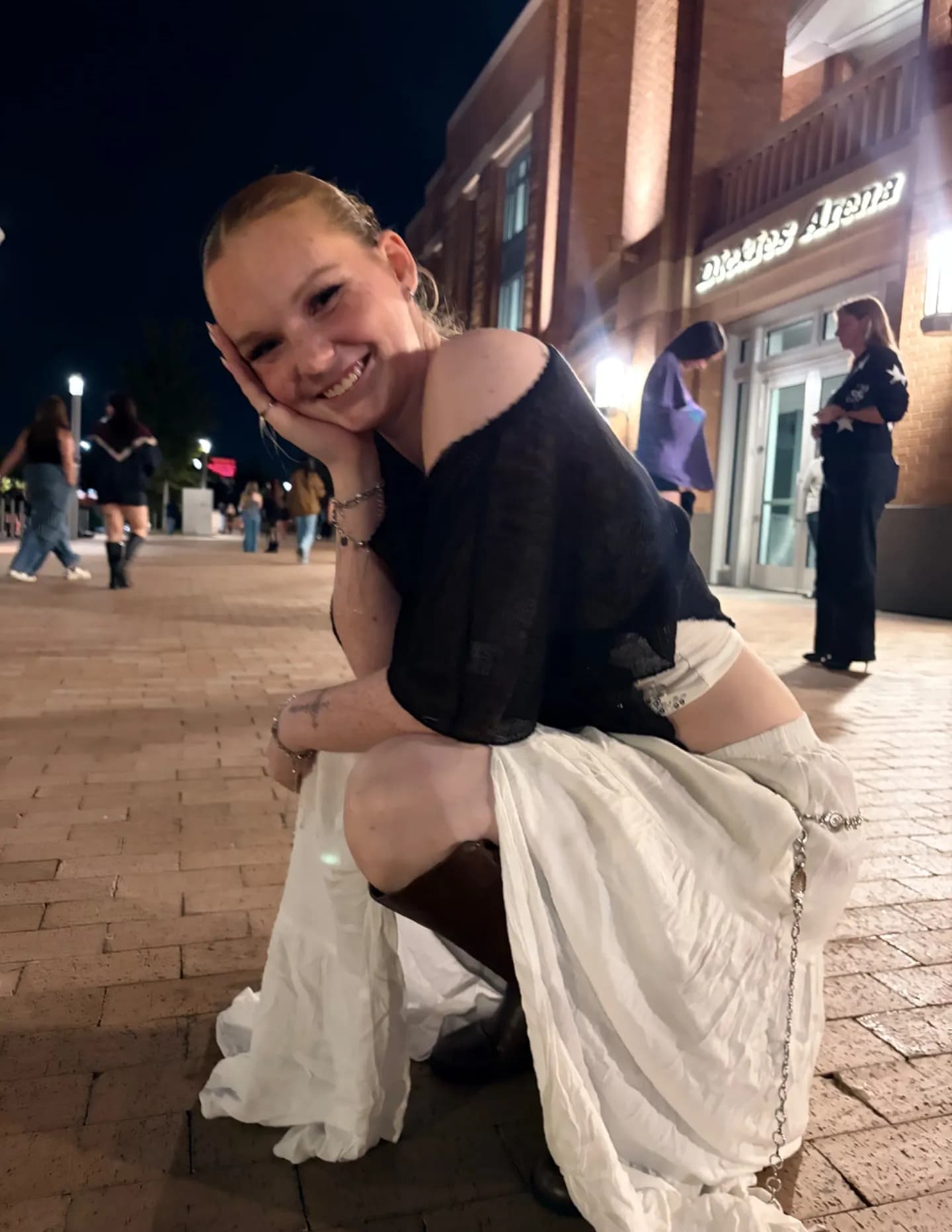 Ivy Keller image