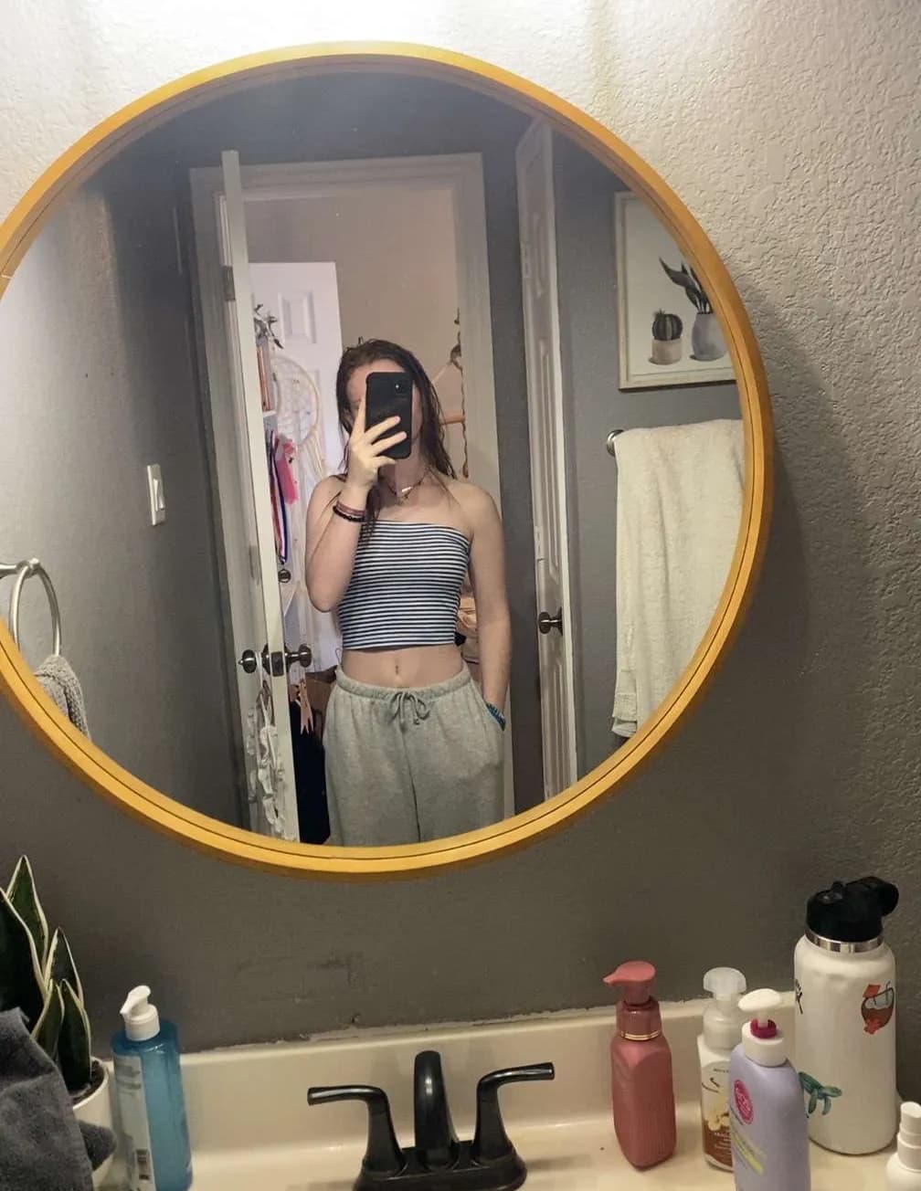 Ivy Keller image