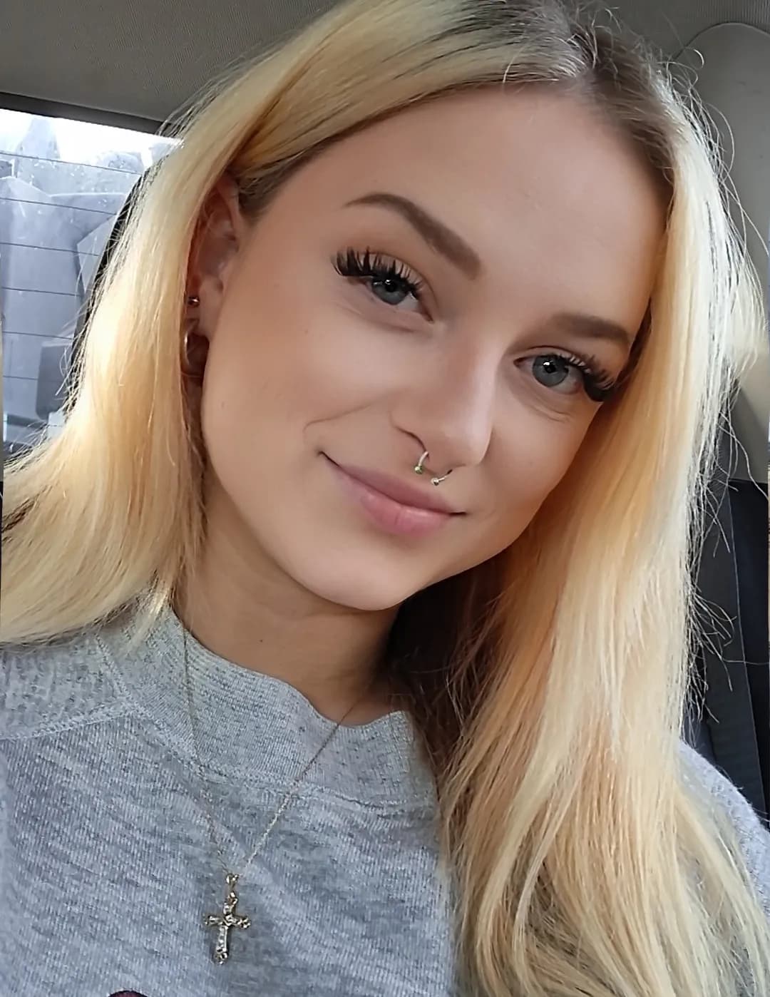 Ava Parker image