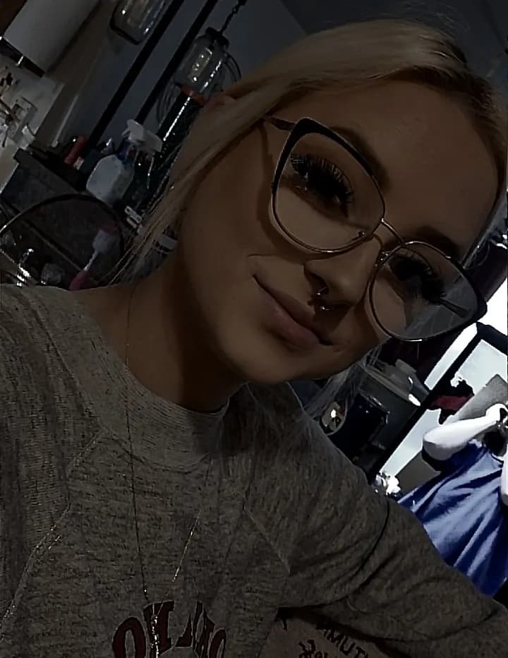 Ava Parker image