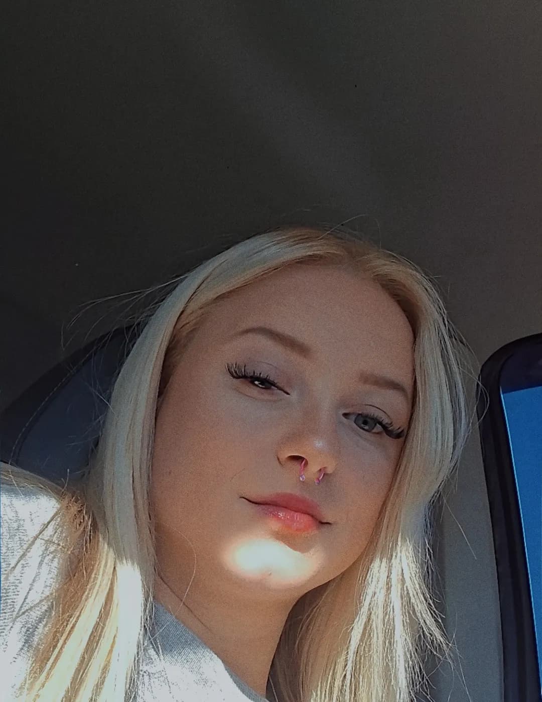 Ava Parker image