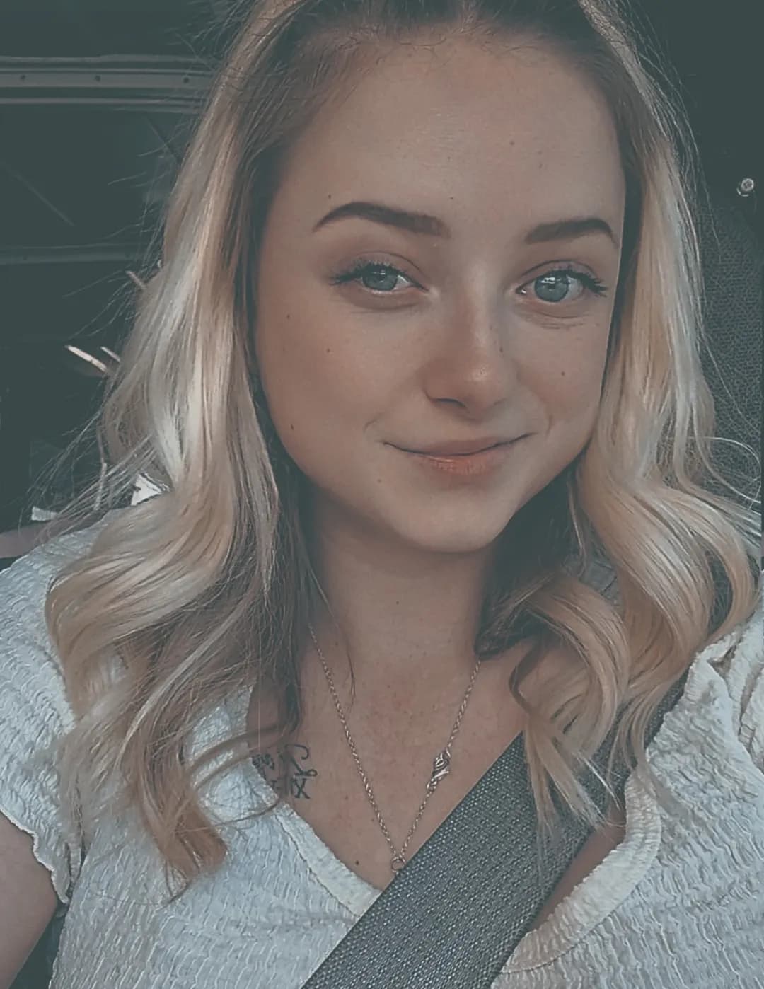 Ava Parker image