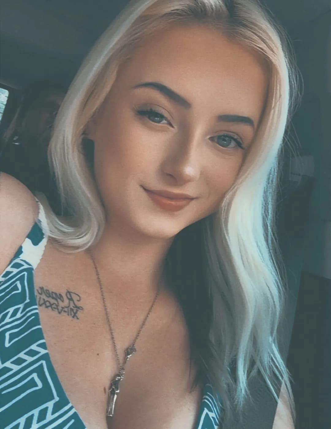 Ava Parker image