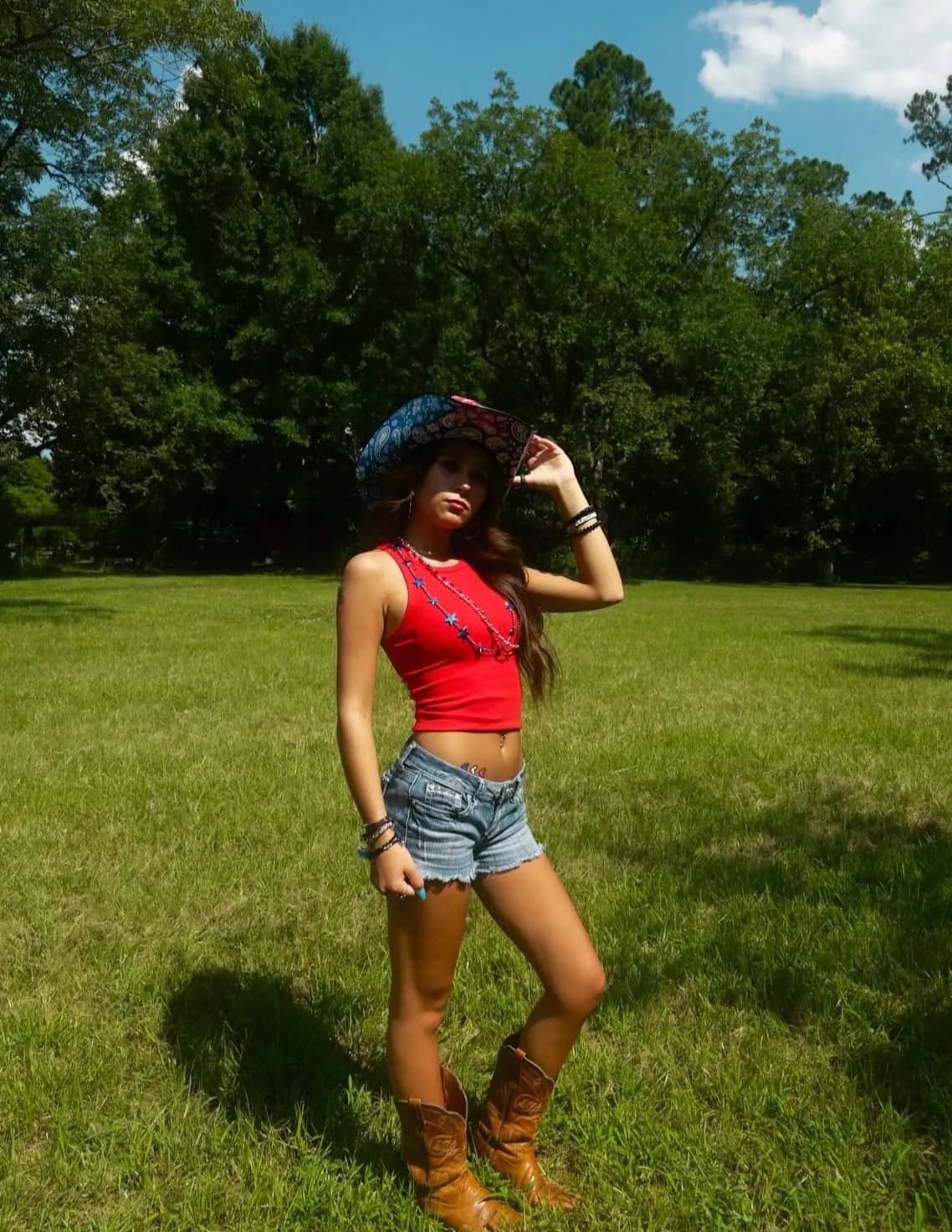 Isabella Garcia image