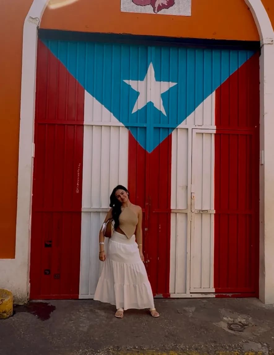 Laura montoya image