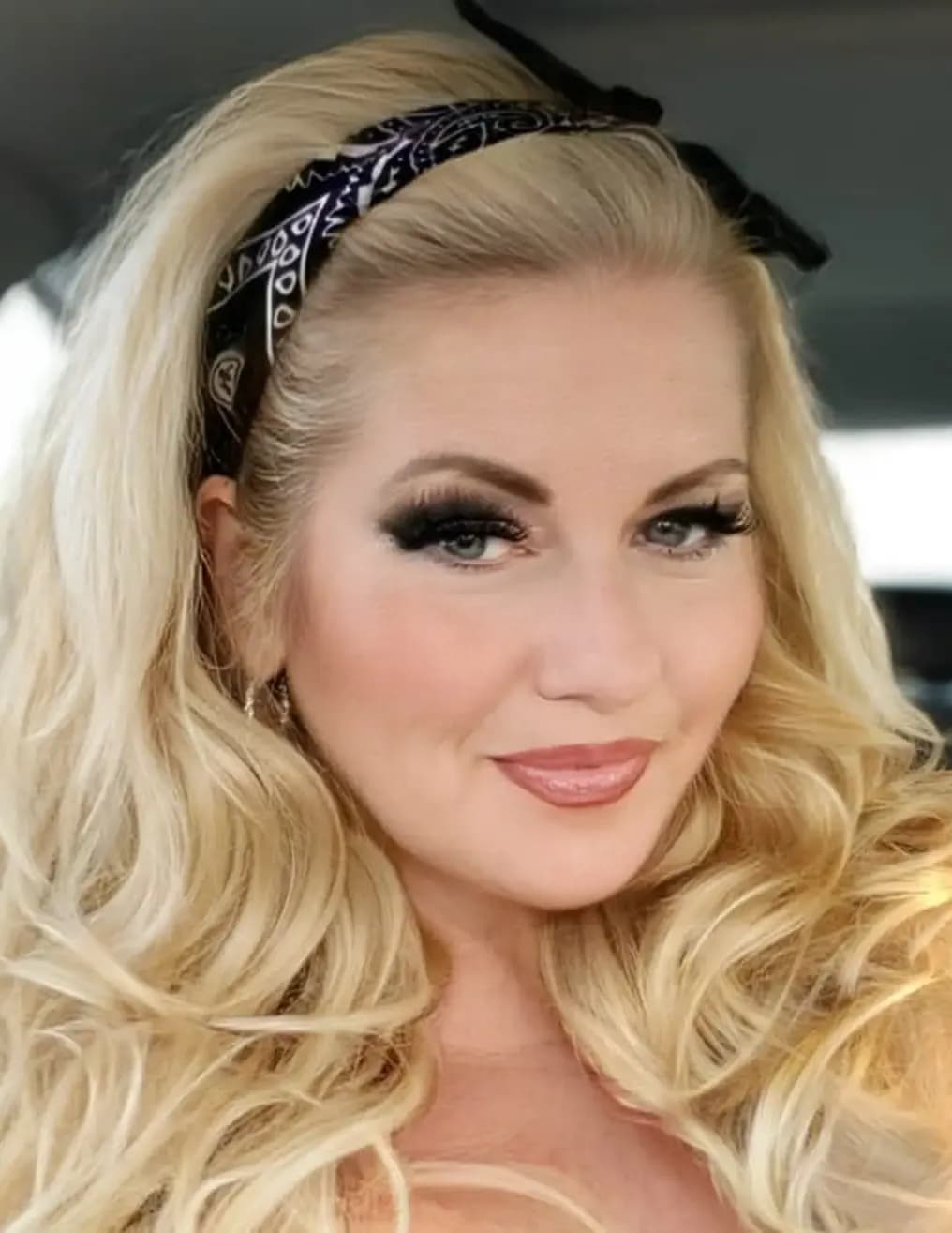 Lori June image