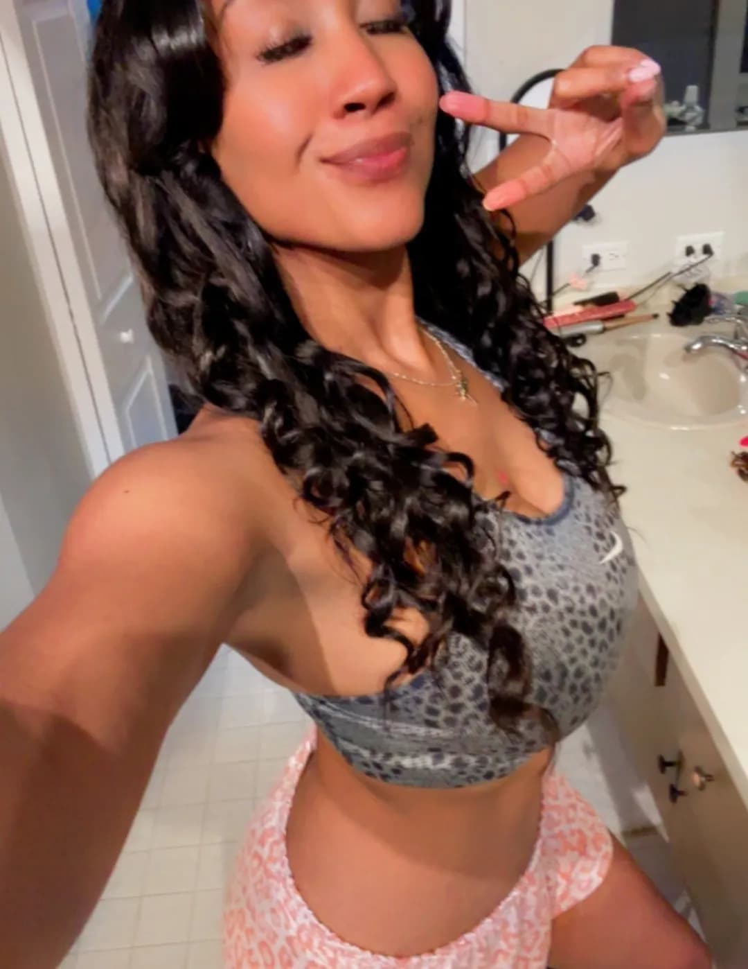 auroraalvarezxoxo image